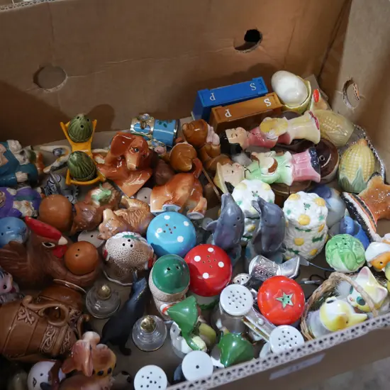 Novelty salt & peppers