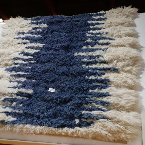 Floor rug