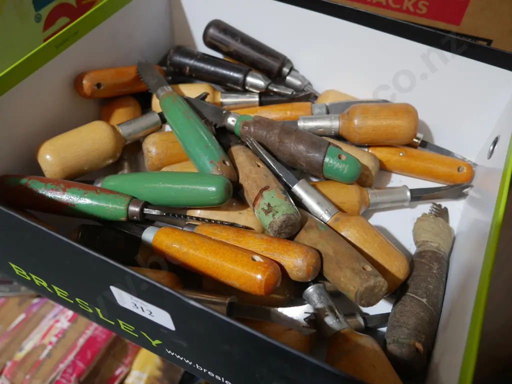 Leather tools Image 1++