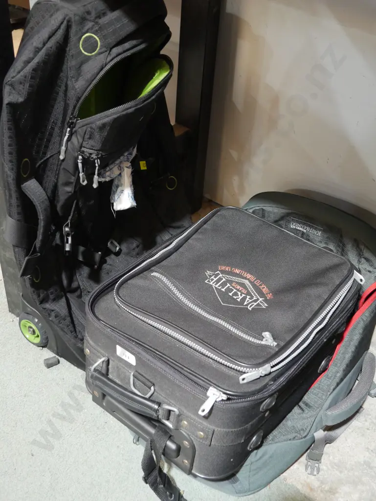 3 luggage bags Image 1++