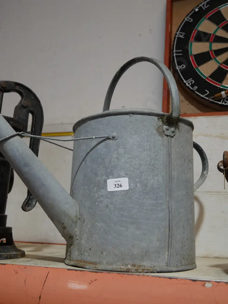 Tin water can Image 1++