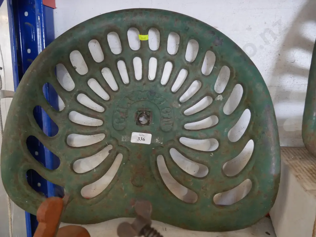 Tractor seat Image 1++