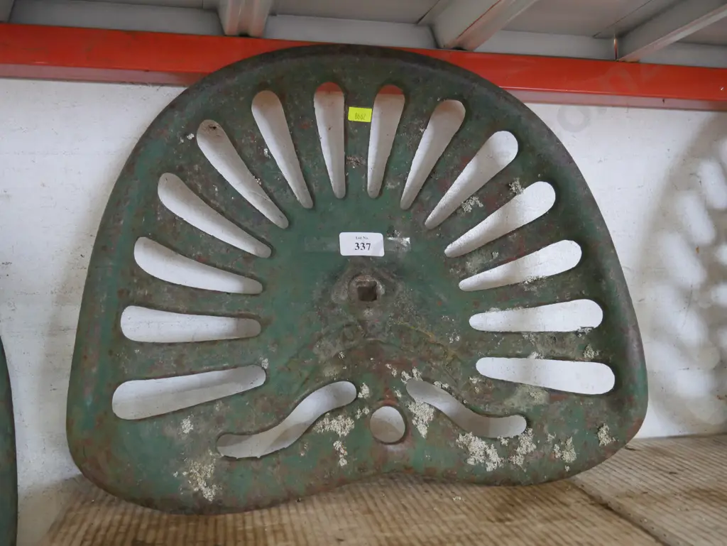 Tractor seat Image 1++