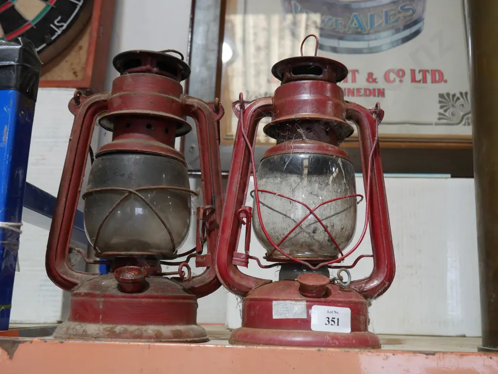 2 red lanterns Image 1++