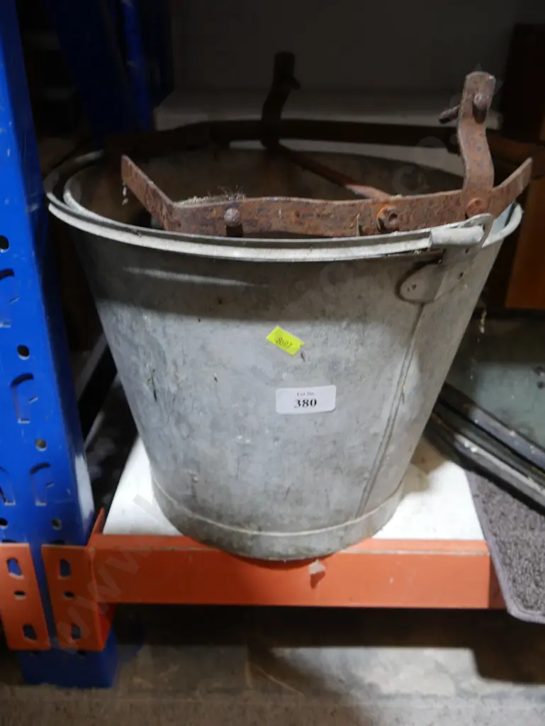 Tin mop bucket Image 1++