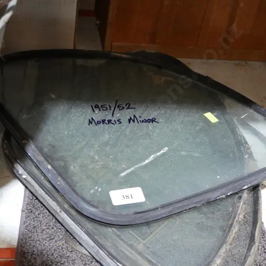 Morris minor windows