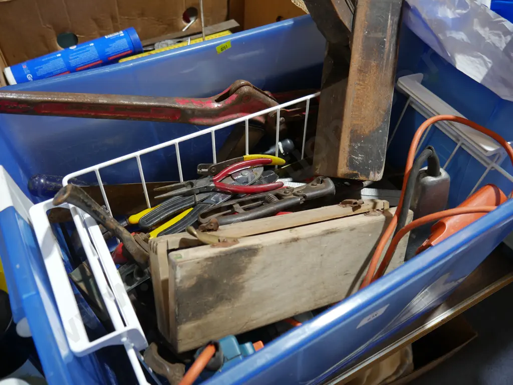 Assortment of tools Image 1++