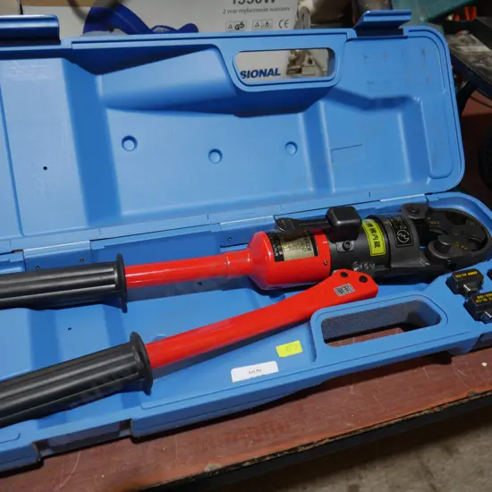 Izumi hydraulic crimping tool