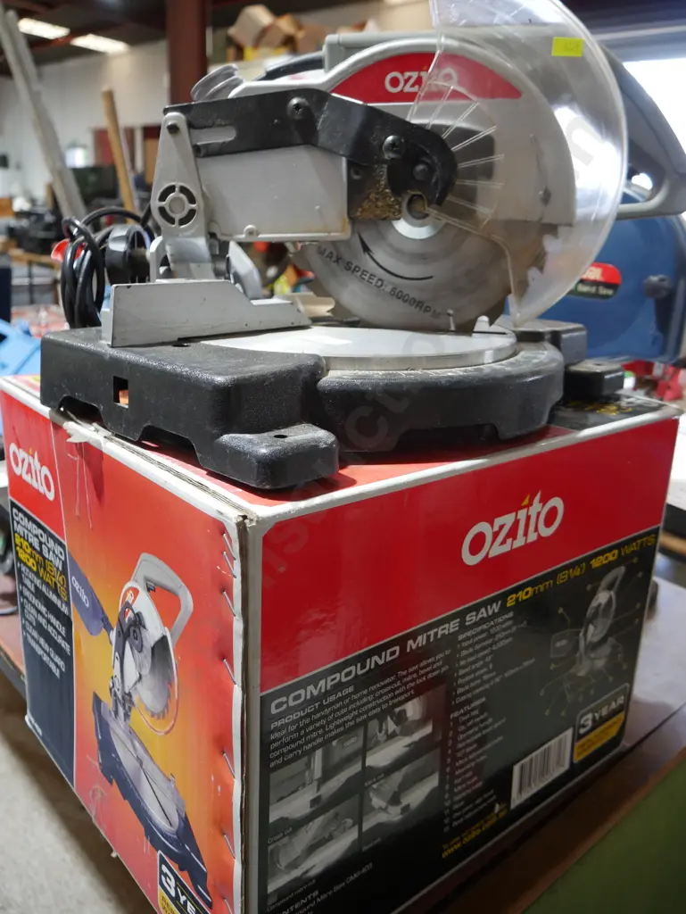 Ozito mitre saw Image 1++