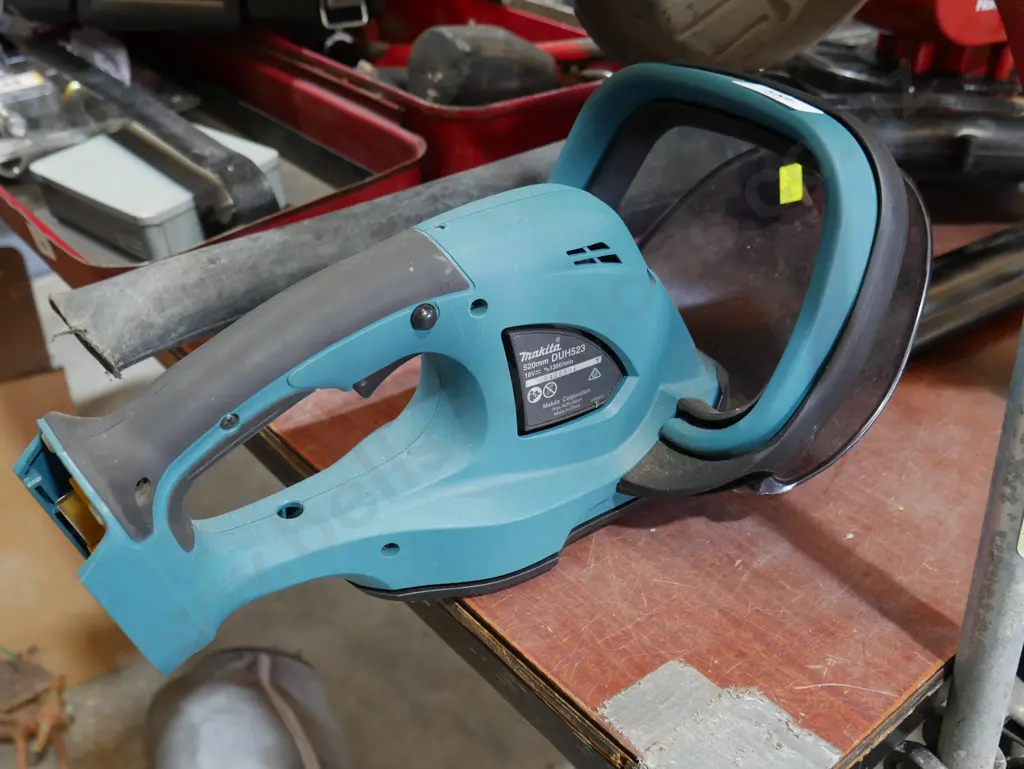 Makita hedge trimmer Image 1++