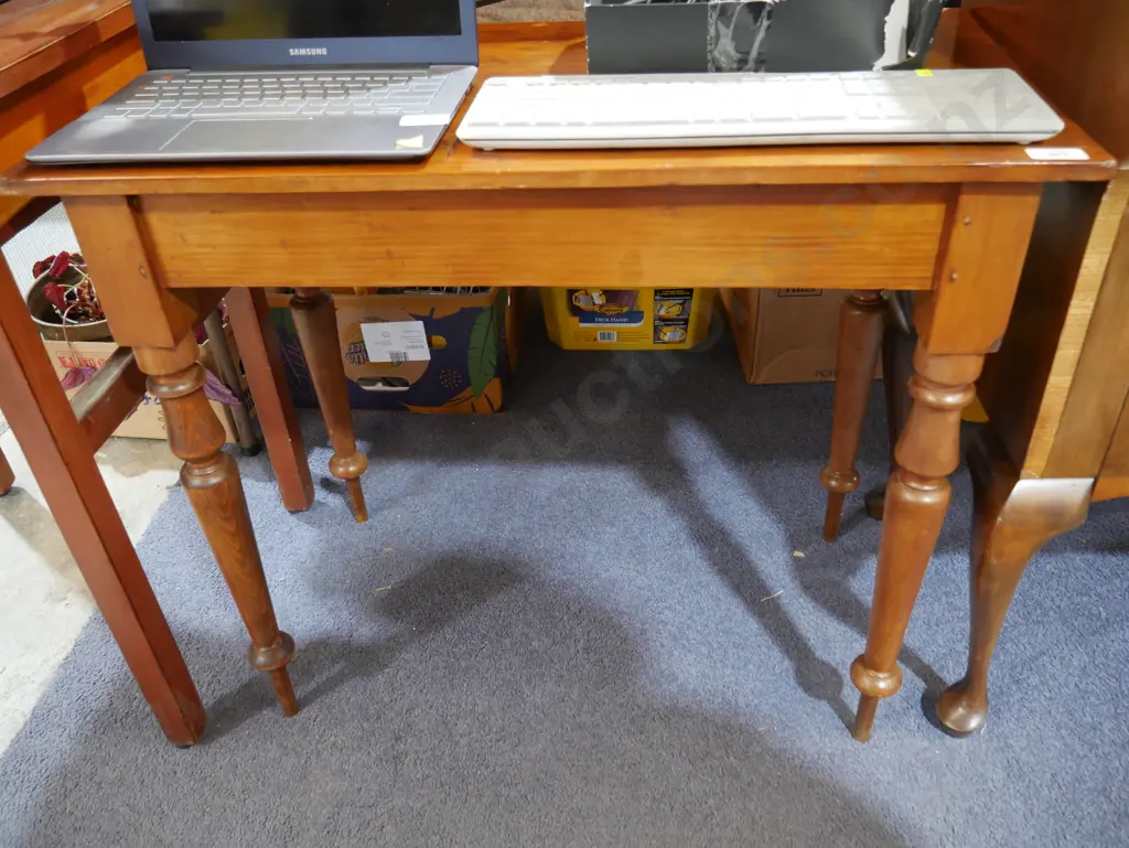 Hall table Image 1++