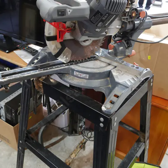 Ozito sliding compound mitre saw