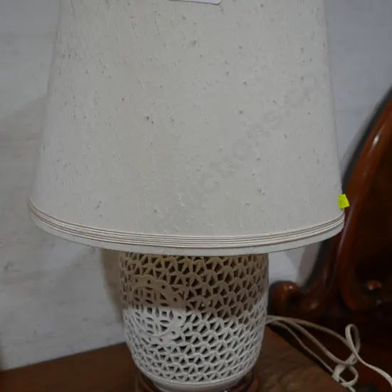 Table lamp