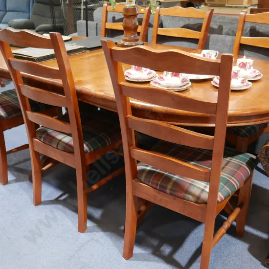 Dining table and 6 chairs