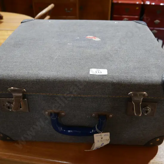 Suit case