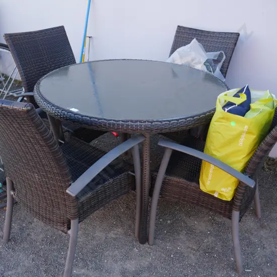 Outdoor table and 4 chairs