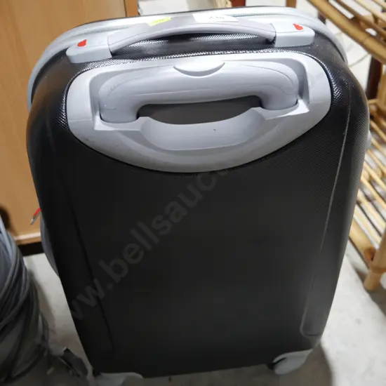 Hard case suitcase