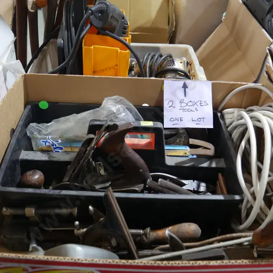 Garage sundries, 2 boxes