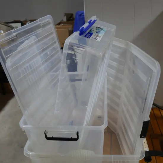 Plastic storage containers