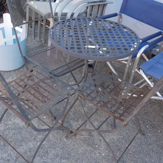Outdoor table and chairs