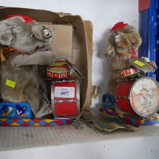 Tin toy elephants