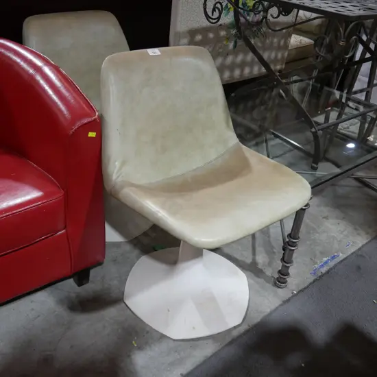 Pr Retro chairs