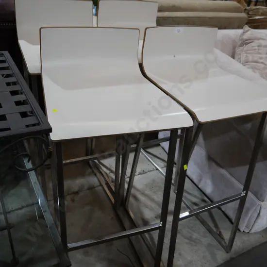 4 bar stools