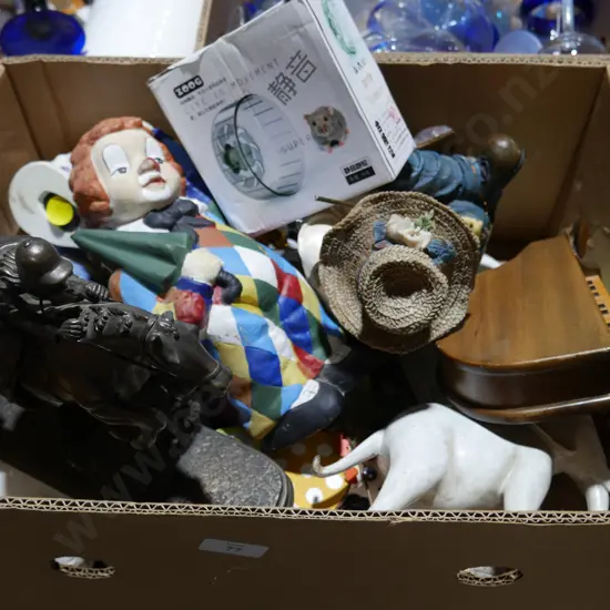 Ornaments, figurines