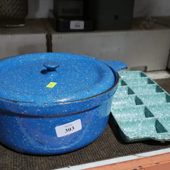 Cast pot and gem iron