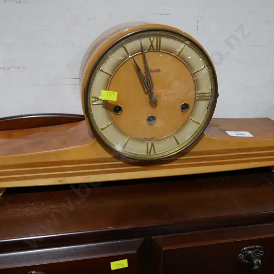 Mantle clock