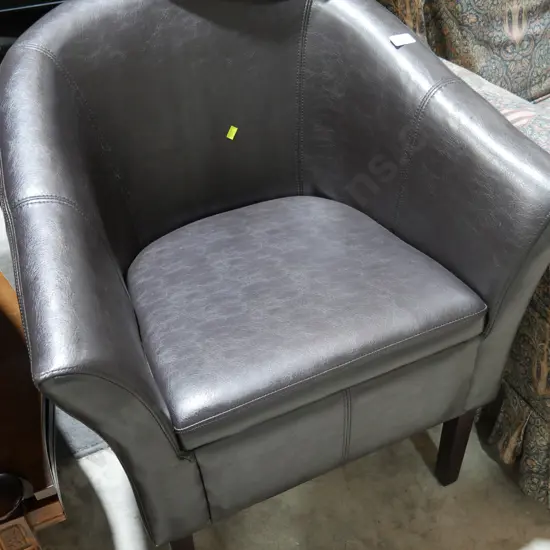 Tub chair