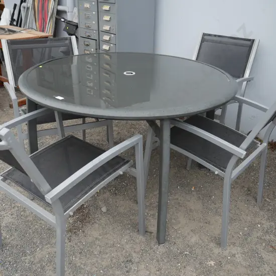 Outdoor table and 4 chairs