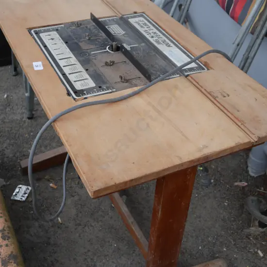 Jigsaw and router table