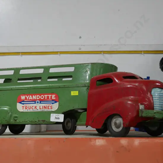 Red green live stock truck