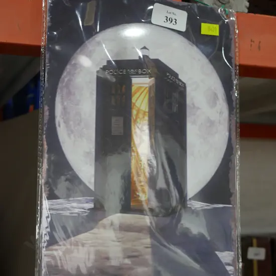 Tin Dr Who phone box