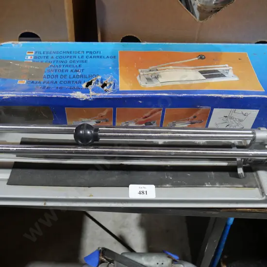 Tile cutter