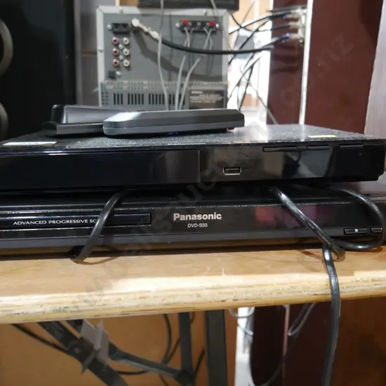 2 Panasonic DVD players