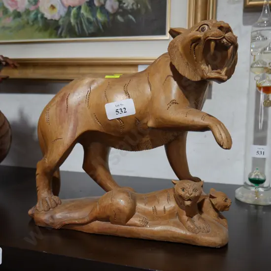 Cat sculpture