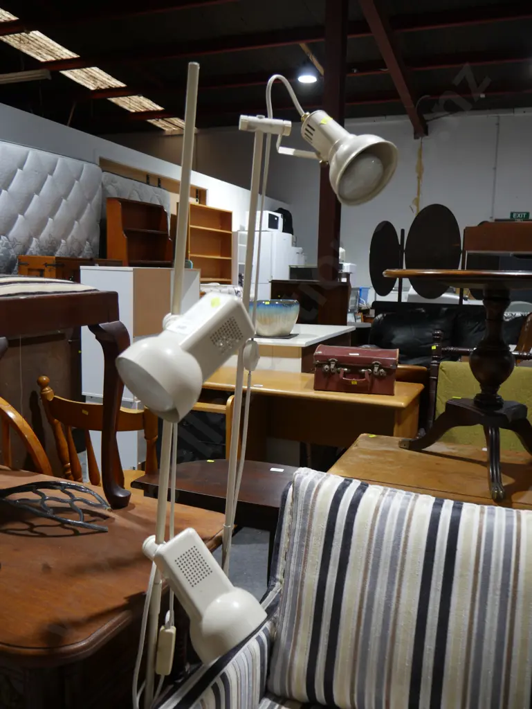 Standing lamps Image 1++