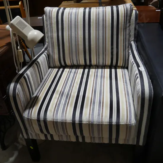 Arm chair