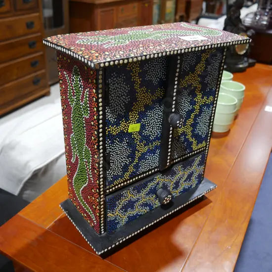 Jewelry box