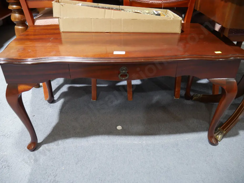 Coffee table Image 1++