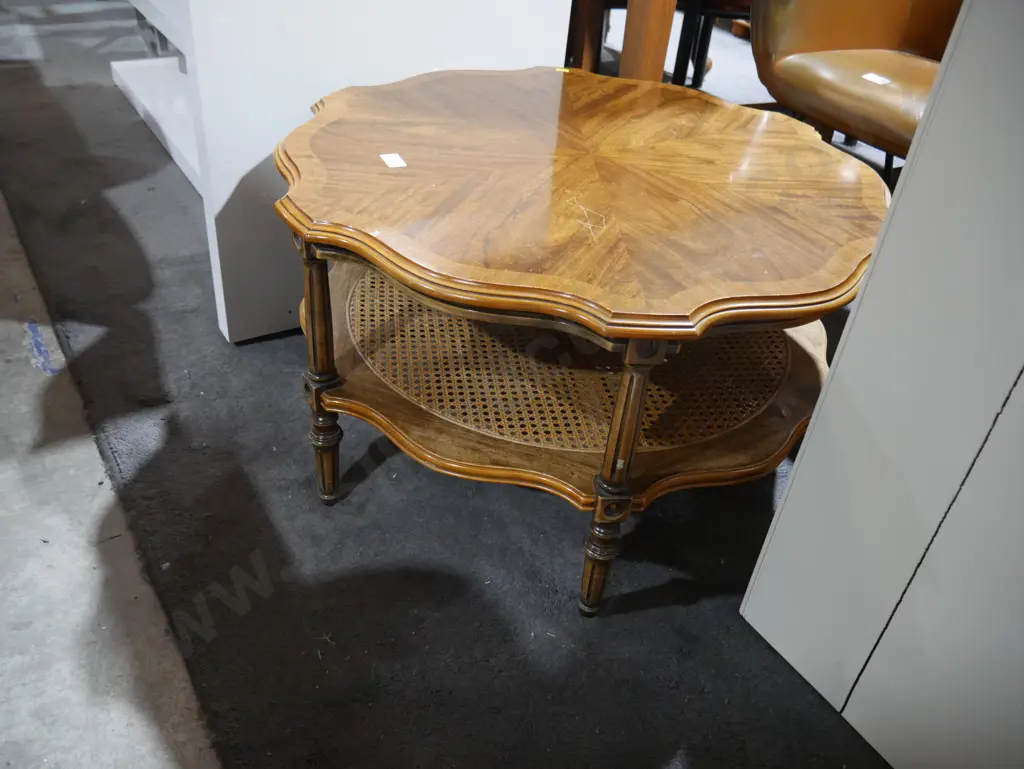 Coffee table Image 1++