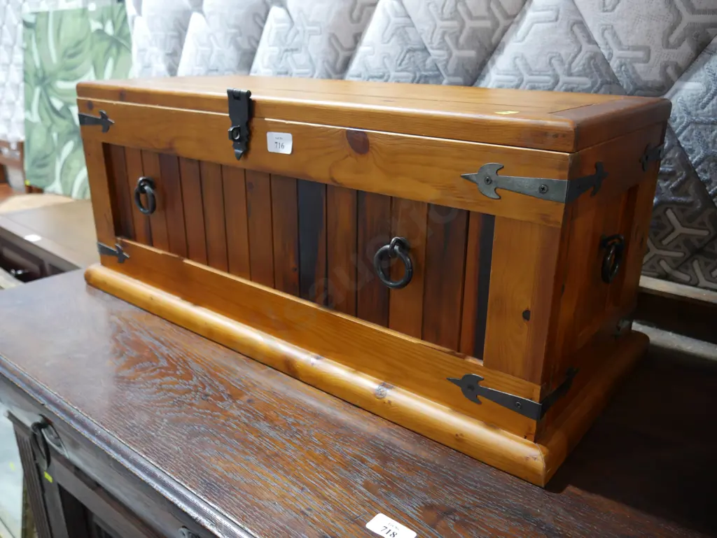 Wooden trunk Image 1++