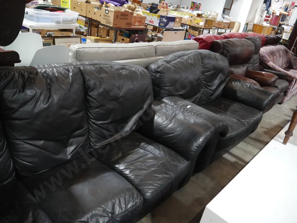 2 piece leather lounge suite Image 1++