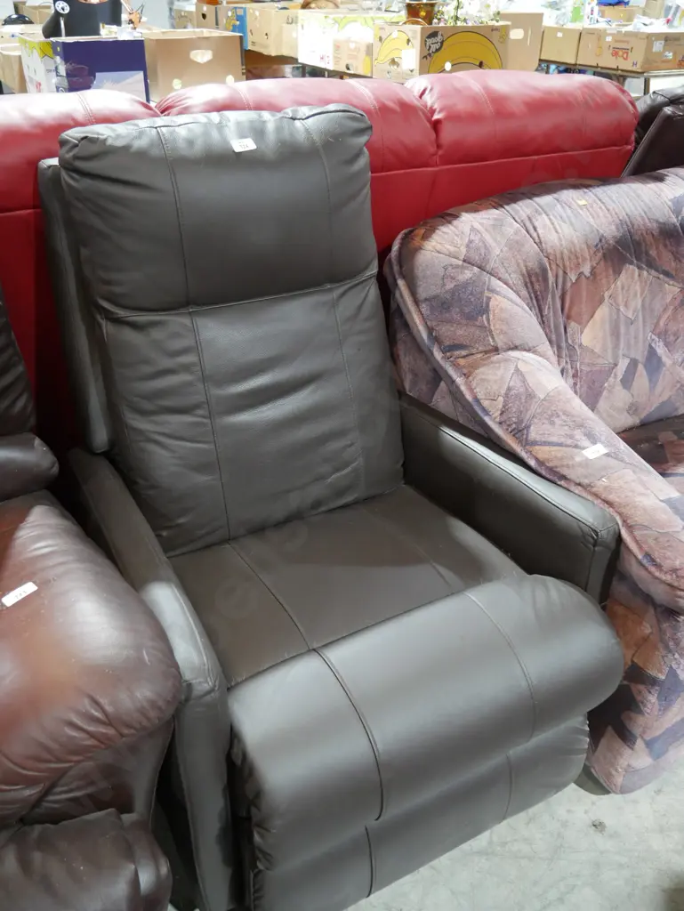 Leather armchair Image 1++