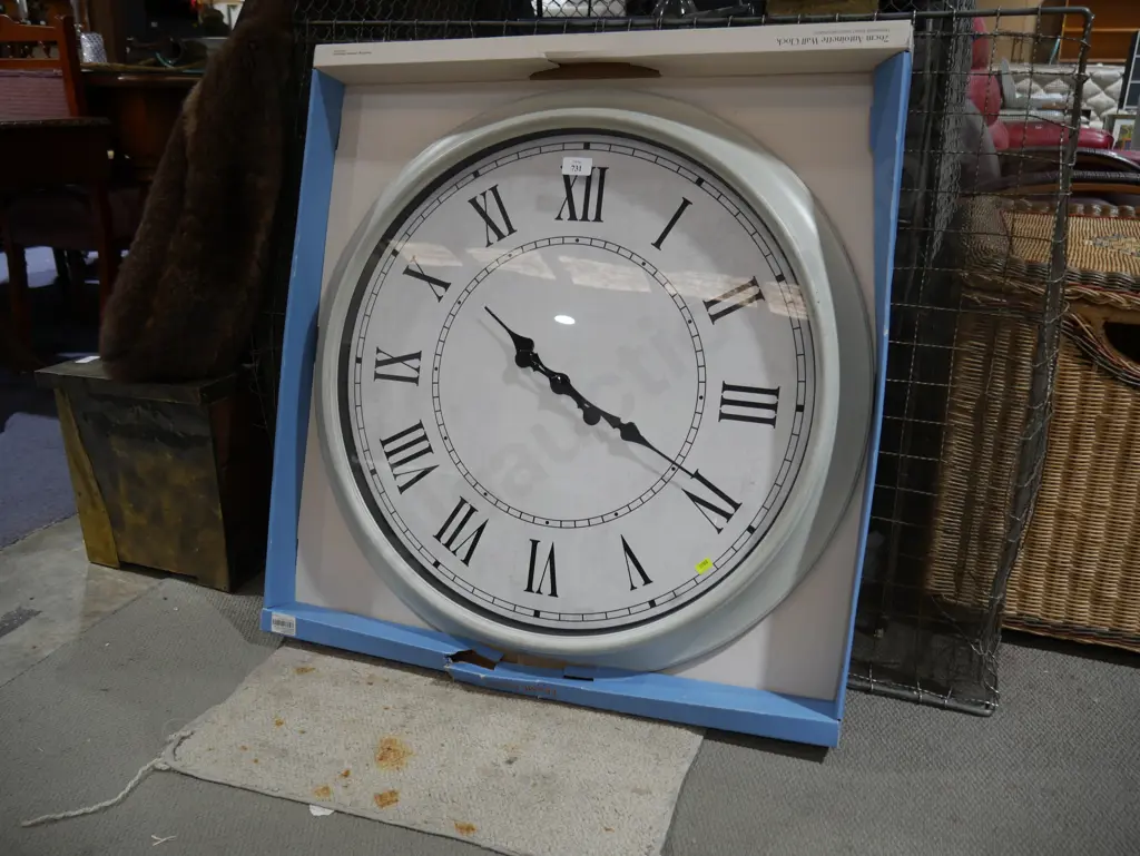 Large clock Image 1++