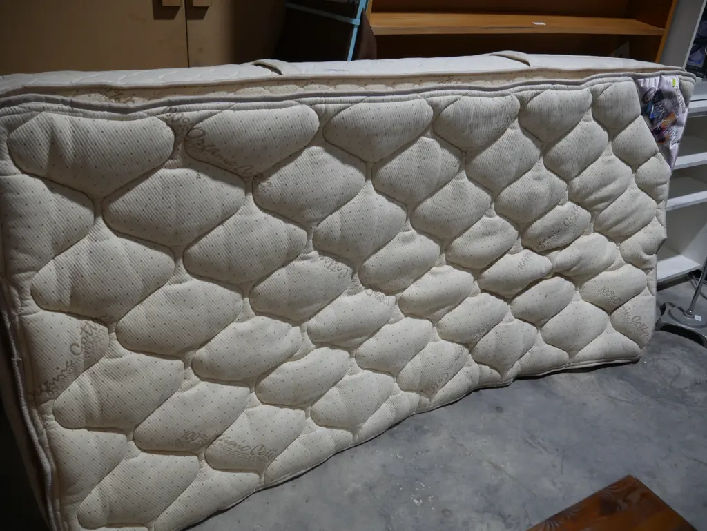 Single mattress Image 1++